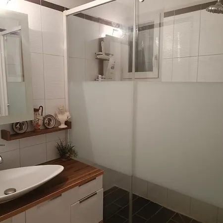 Avec Petit Dejeuner Rum i privatbostad