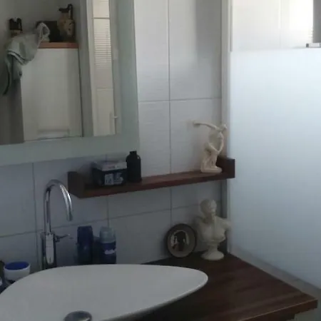 Quarto em Acomodações Particulares Avec Petit Dejeuner
