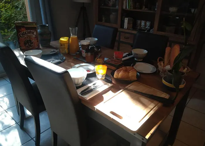 Quarto em Acomodações Particulares Avec Petit Dejeuner *