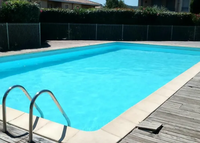 Quarto em Acomodações Particulares Avec Petit Dejeuner *